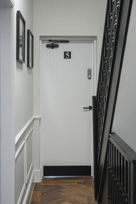 The Boot Rooms Anfield Liverpool Exterior foto